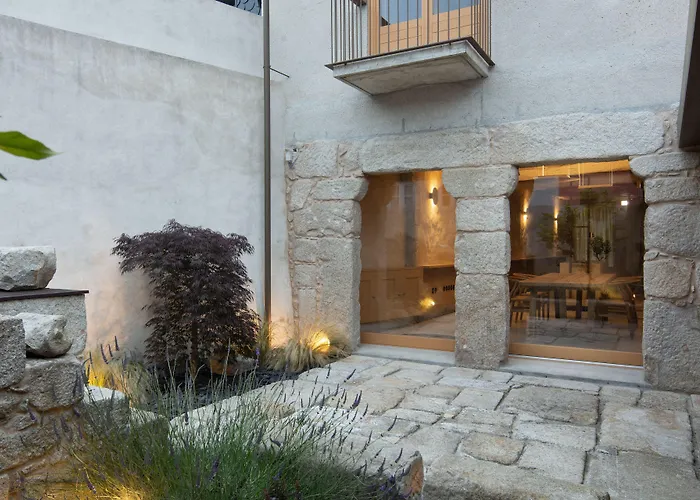 Na Travessa Suites Porto